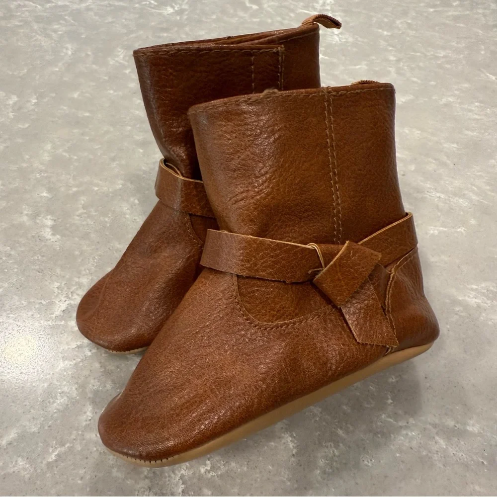 Old Navy Tan Faux Suede Fur Lined Bow Boots 6-12M EUC  baby walker soft sole